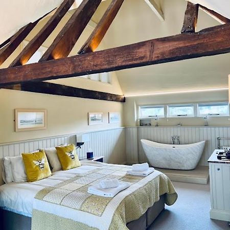 Отель Dingle Marsh Barns Данвич Экстерьер фото